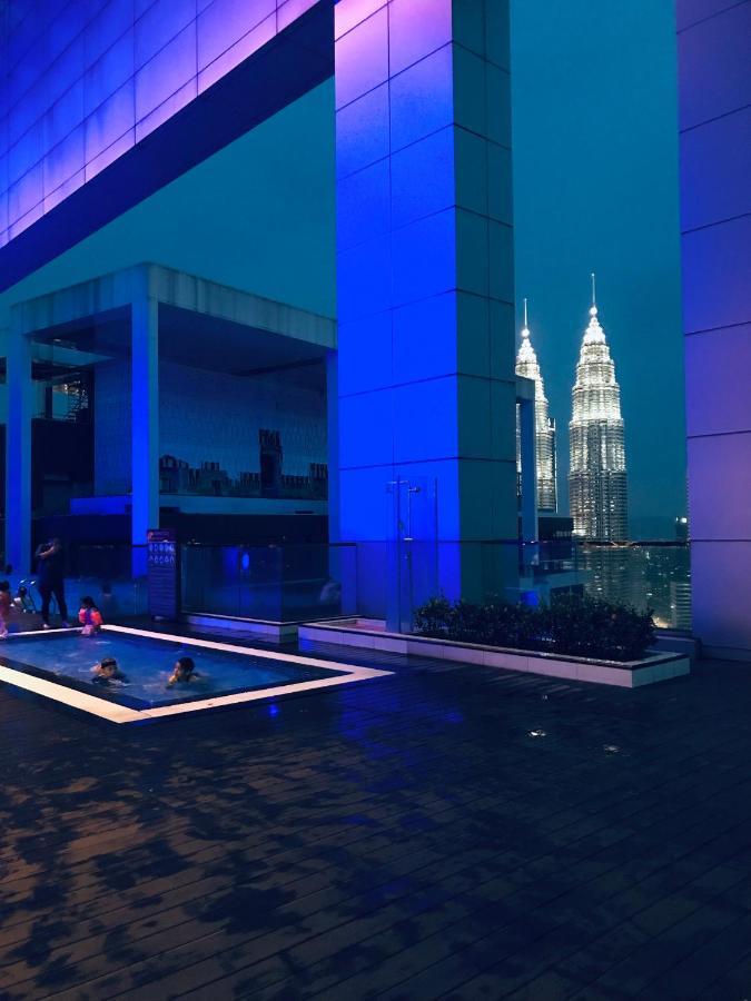 The Platinum Klcc By Cozy White Apartment Kuala Lumpur Bagian luar foto