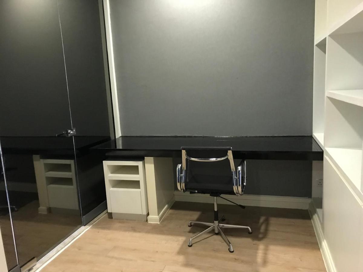 The Platinum Klcc By Cozy White Apartment Kuala Lumpur Bagian luar foto