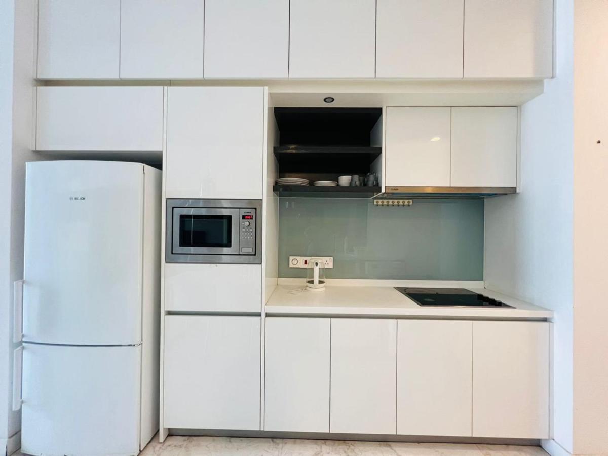 The Platinum Klcc By Cozy White Apartment Kuala Lumpur Bagian luar foto